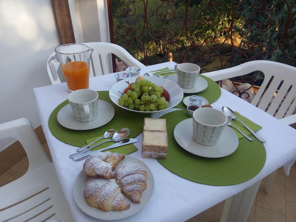 Il Giardino Di Leoca Bed & Breakfast นีโกโลซี ภายนอก รูปภาพ